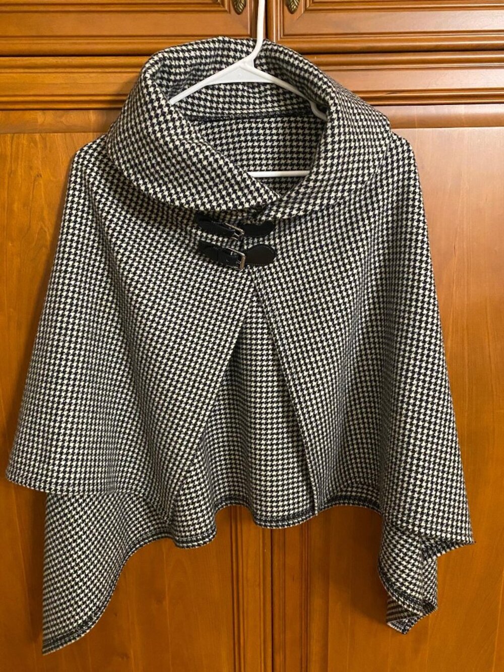 Lauren Ralph Lauren Wool Blend Houndstooth Buckle Cape Poncho - One Size
